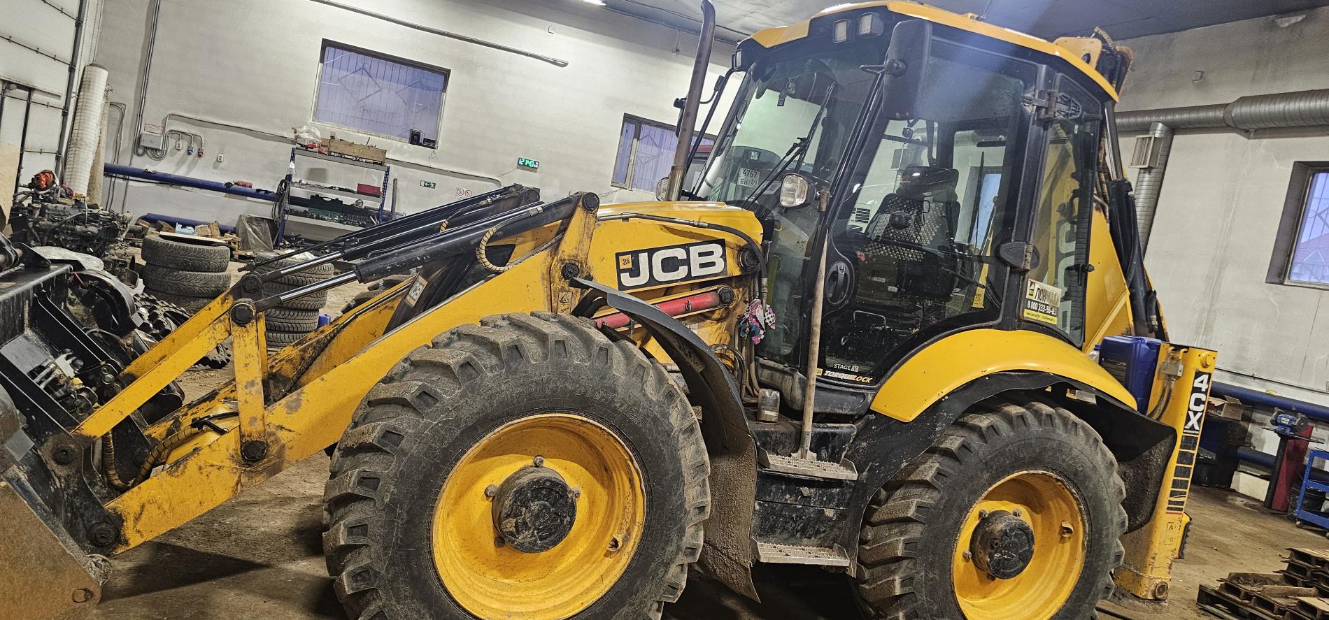 Колесный экскаватор-погрузчик JCB 4CX